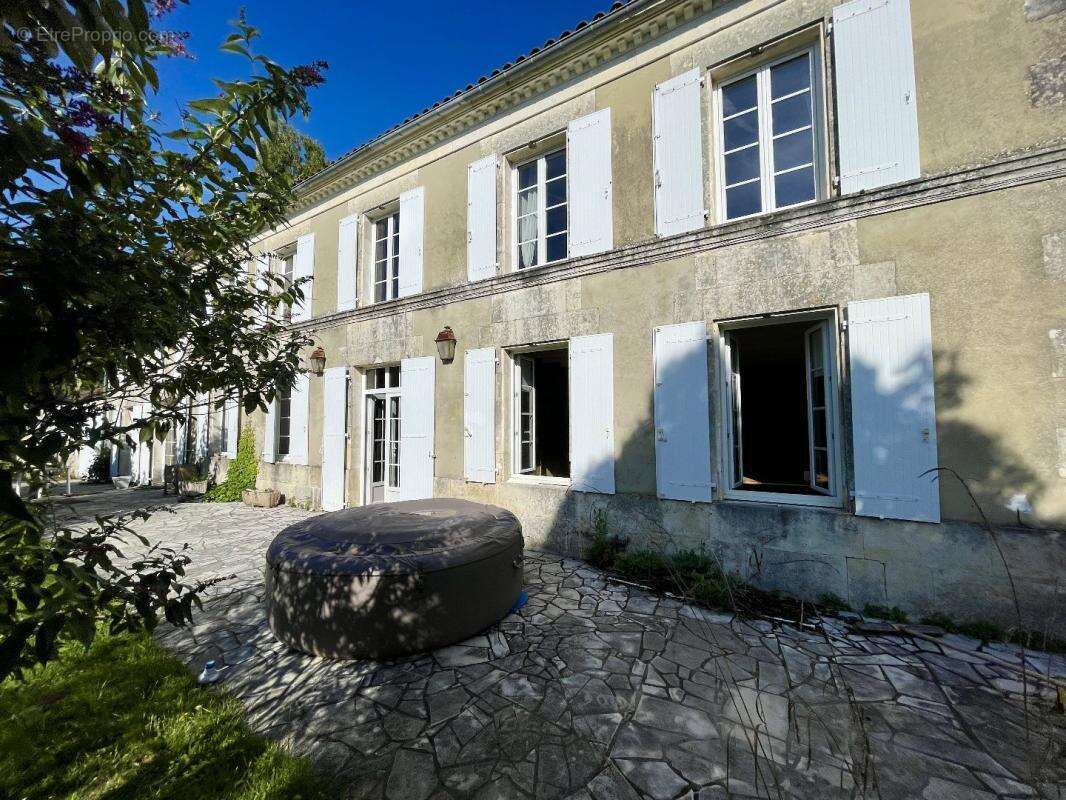 Maison à BERNAY-SAINT-MARTIN