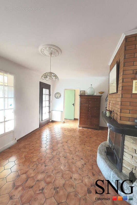 Maison à BAGNOLS-SUR-CEZE