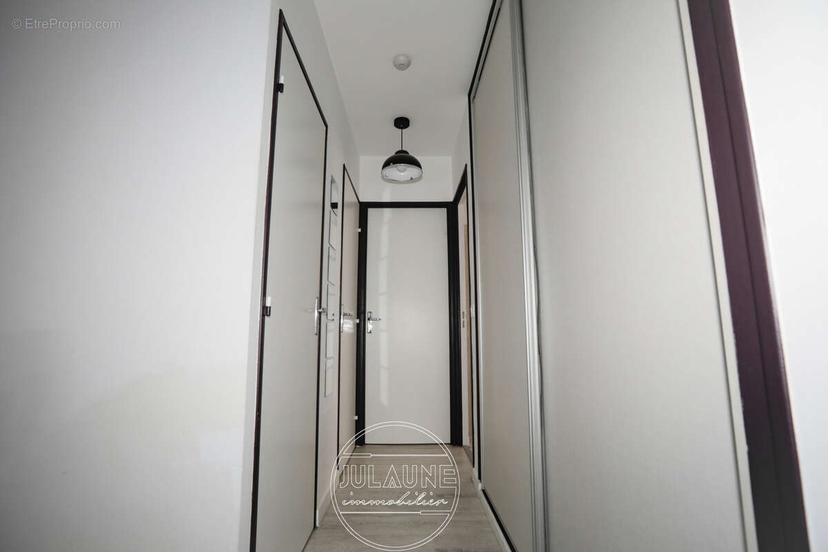 Appartement 2 pièces de 56 m2   Proche Churchill - photo 10