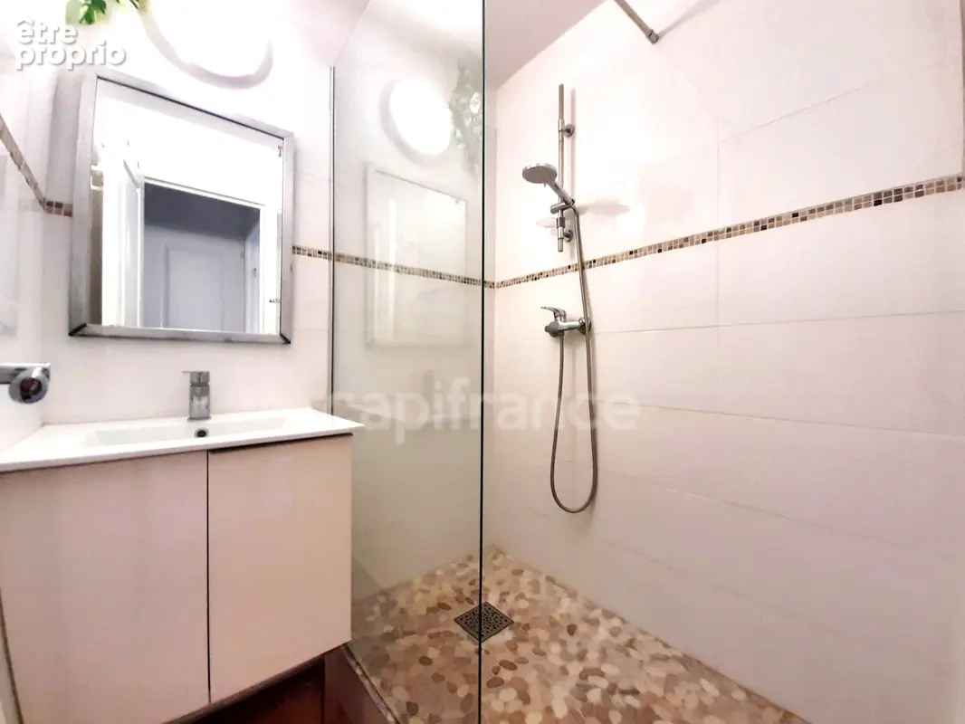 Bord de mer - appartement t2 terrasse + parking + piscine à vendre six-fours-les-plages (83) - photo 6