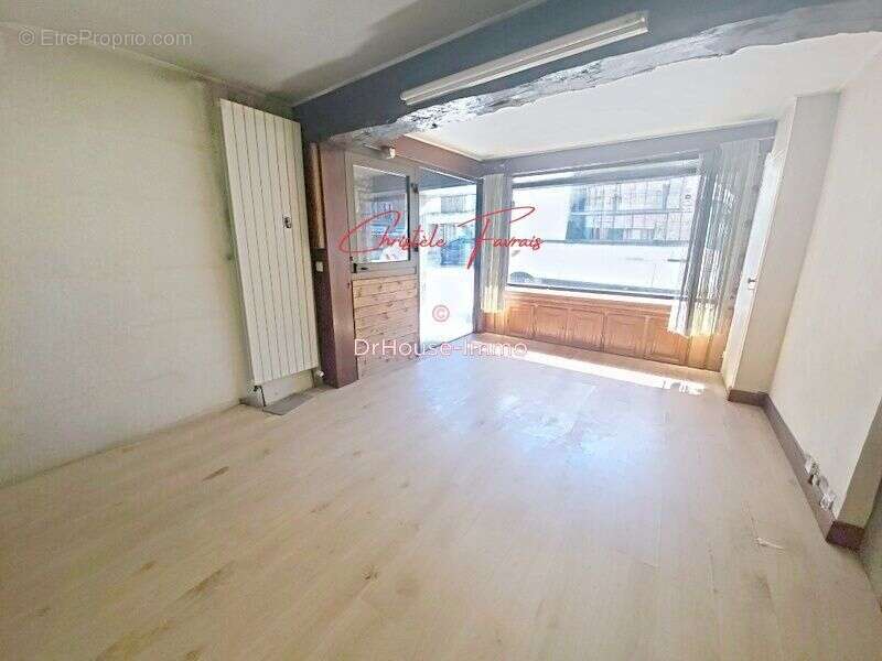 Maison à LOUVIGNE-DU-DESERT