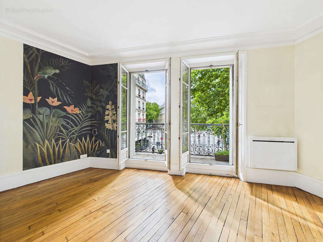 Appartement à PARIS-10E
