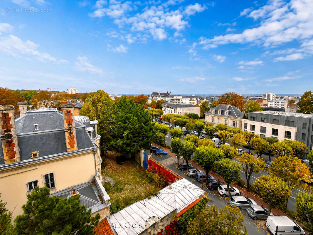 REIMS   Boulevard Pasteur   Appartement 3 pièces rénové avec balcon et vue dégagée - photo 5