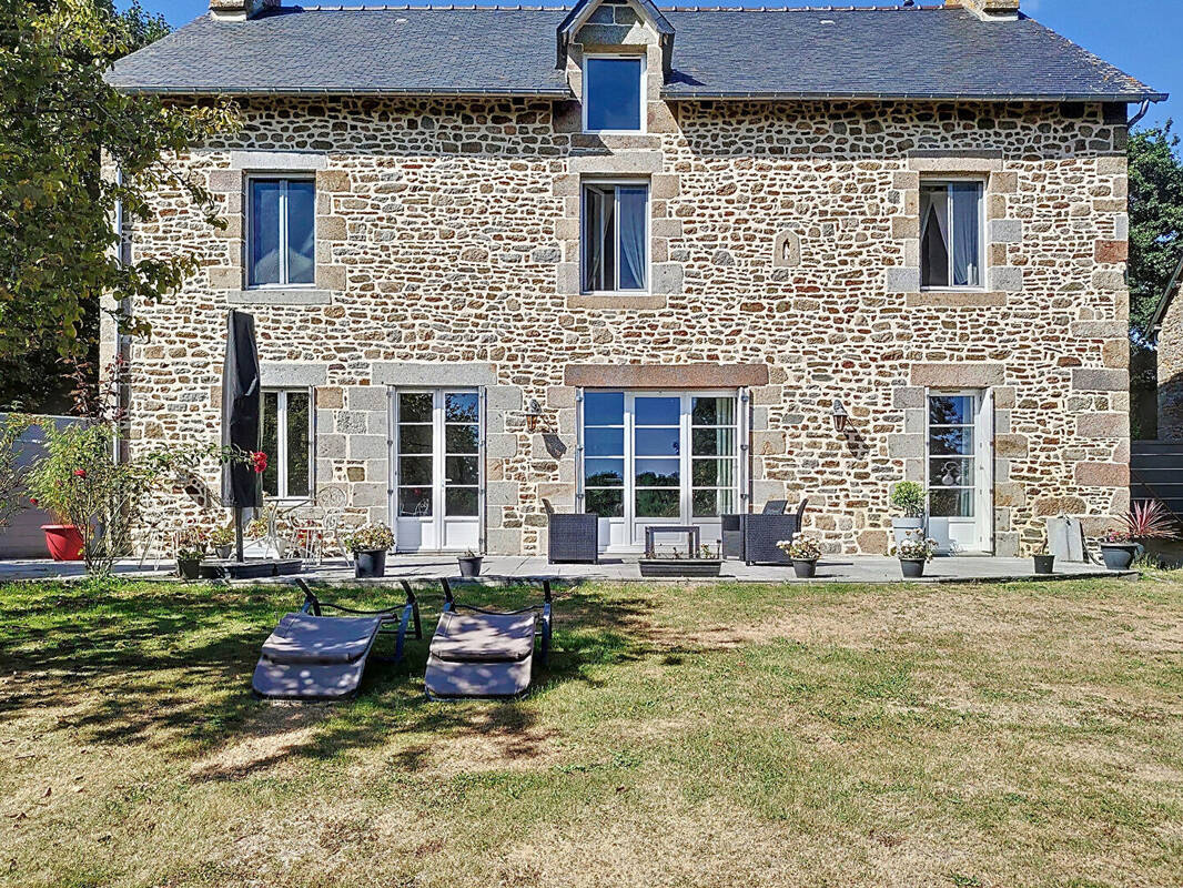 Maison à NOYAL-SOUS-BAZOUGES