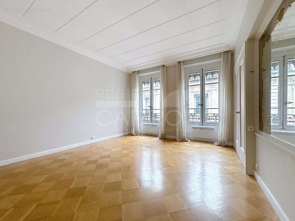 Appartement à LYON-1E