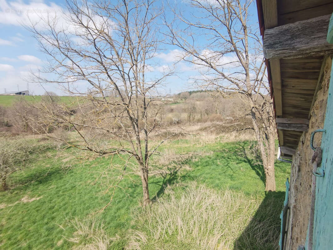 Maison à SAINT-JUNIEN