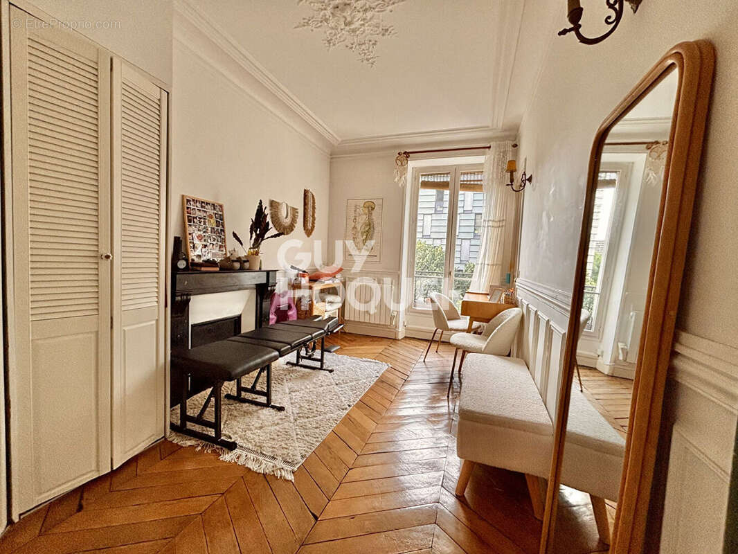 Appartement à PARIS-17E