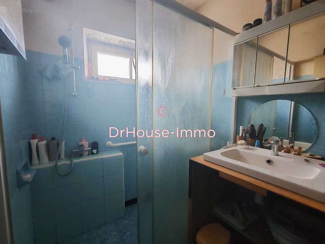 Maison à SAINTE-RADEGONDE-DES-NOYERS