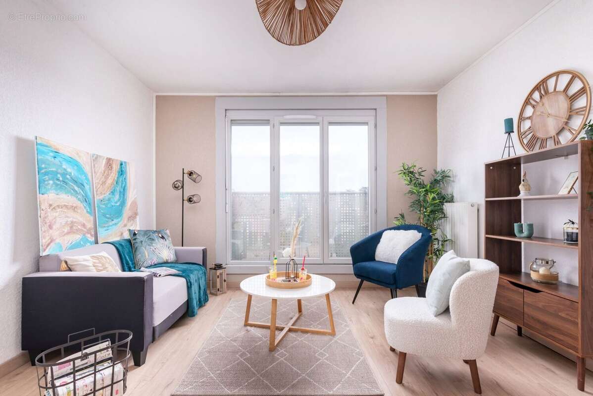 Appartement à DECINES-CHARPIEU