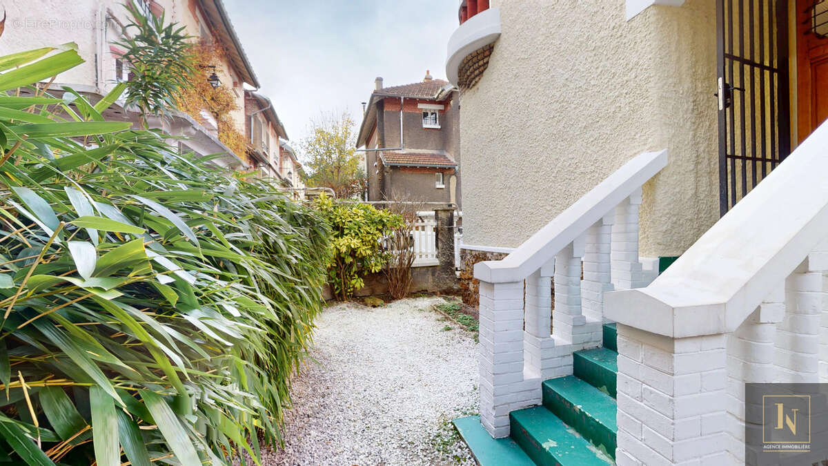 Maison à PARIS-19E