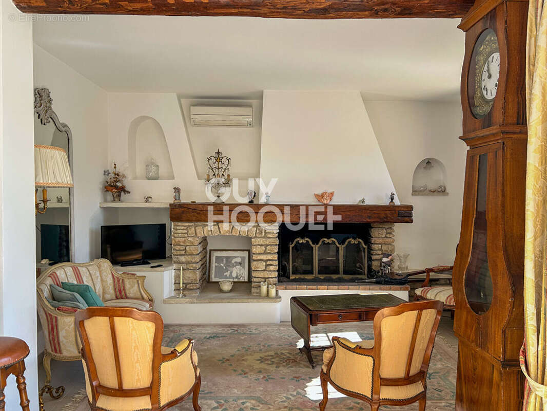 Maison à L'ISLE-SUR-LA-SORGUE