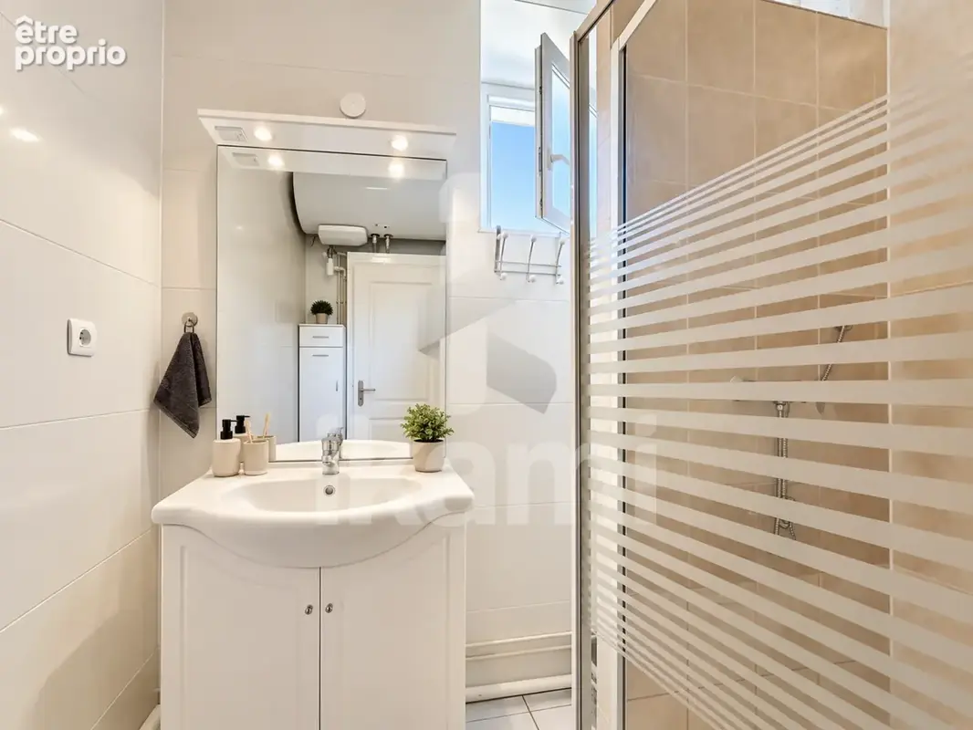 Appartement T3 Spécial investisseur - Tullins - - photo 7