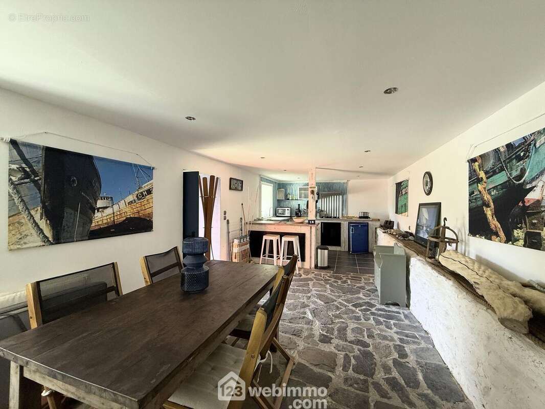 Maison à PLOUEGAT-MOYSAN