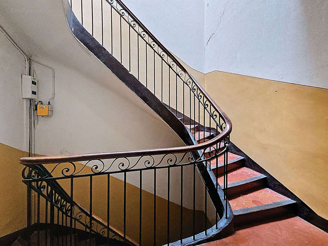 Appartement à MARSEILLE-1E