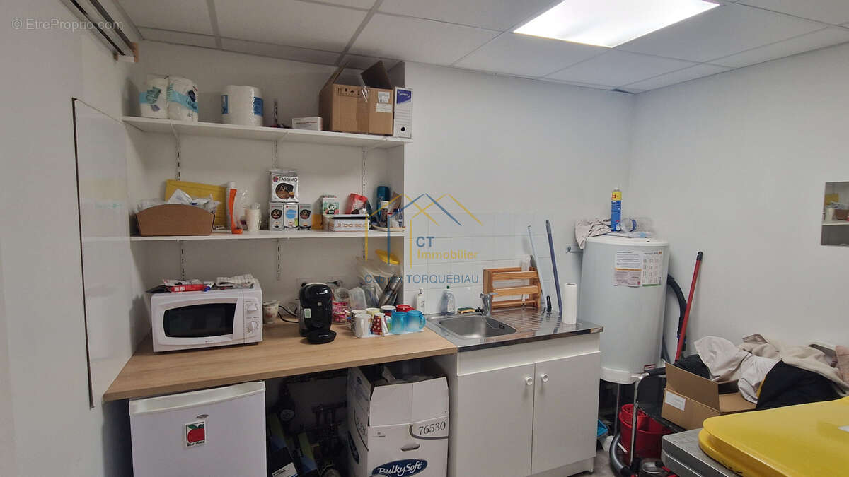 Local professionnel + logement - photo 17