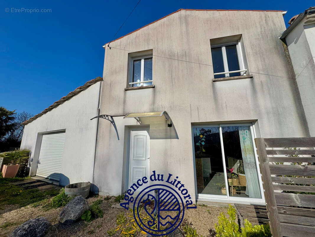 Maison à SAINT-ROMAIN-DE-BENET