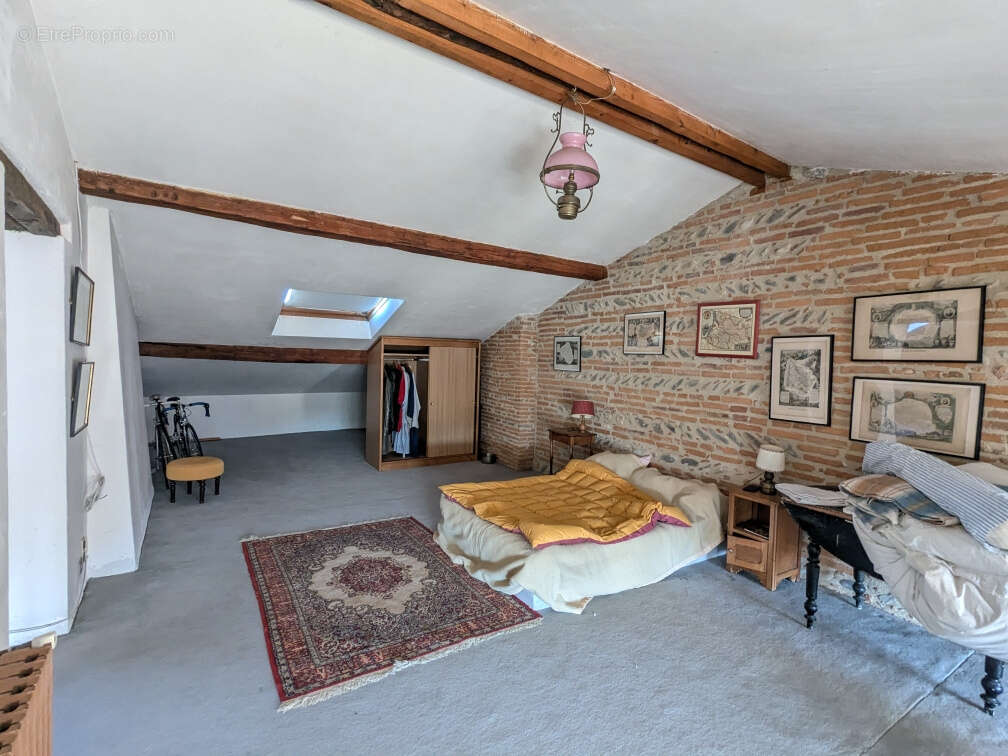 Maison à MONTESQUIEU-VOLVESTRE