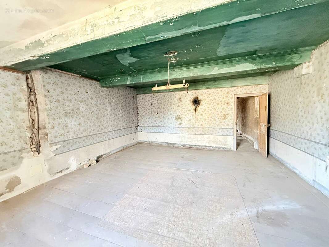 Charmante petite ferme-château entièrement à rénover - photo 12