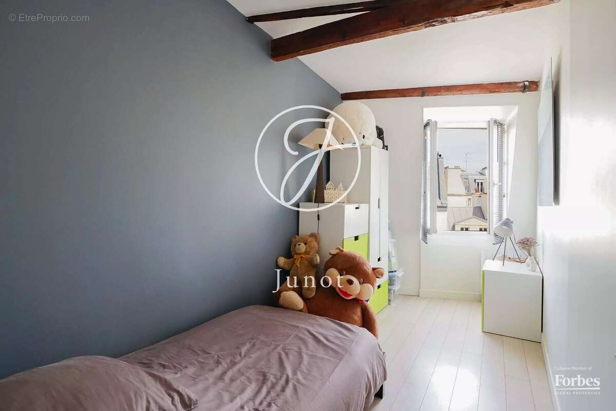 Appartement à PARIS-4E