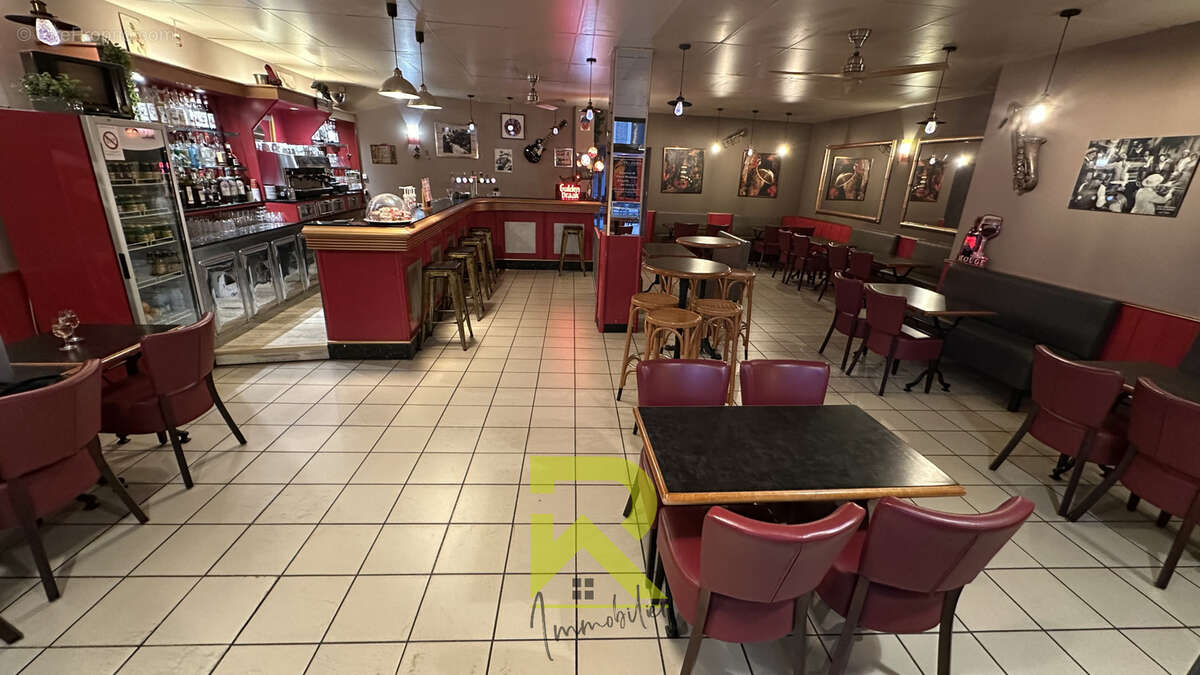 Bar Pub licence IV et ses 2 appartements - photo 10