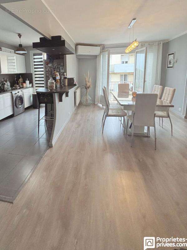 Appartement à SAINT-ETIENNE