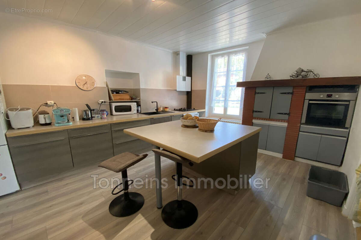 Maison 260 m² à Lagruere  - photo 2