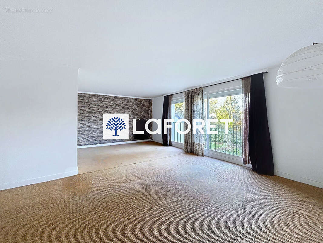 Appartement T3 avec terrasse à Saint-Nom-la-Bretèche - photo 2