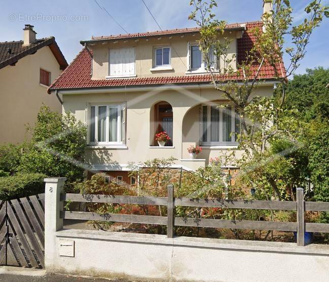 Maison à COMBS-LA-VILLE