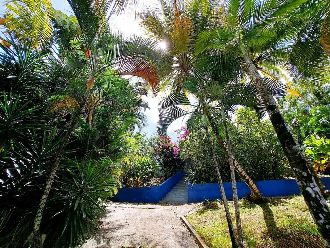 Maison à LES TROIS-ILETS