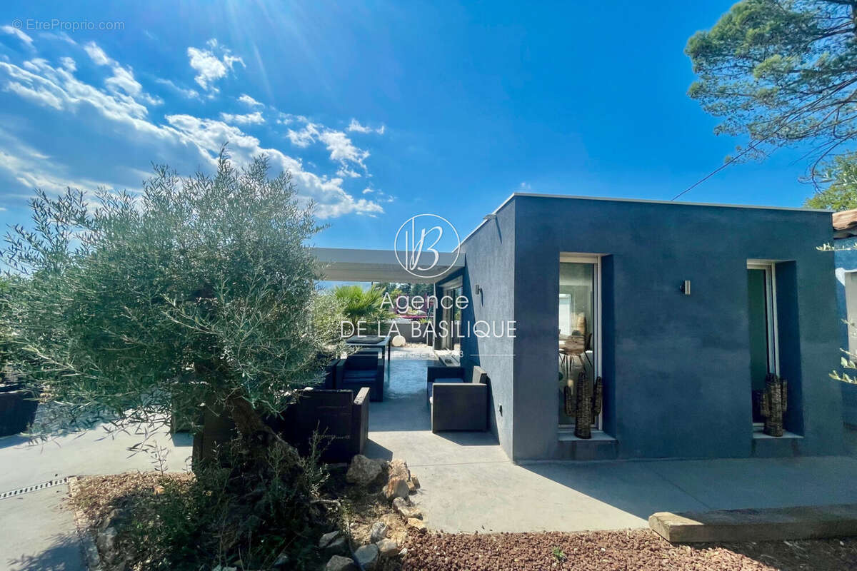 Maison à SAINT-MAXIMIN-LA-SAINTE-BAUME