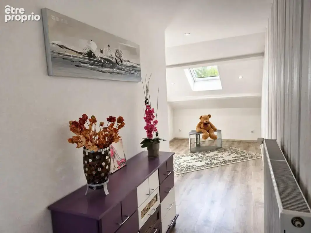 Maison de 7 pièces de 221 m² à Saint-Mathieu - photo 3