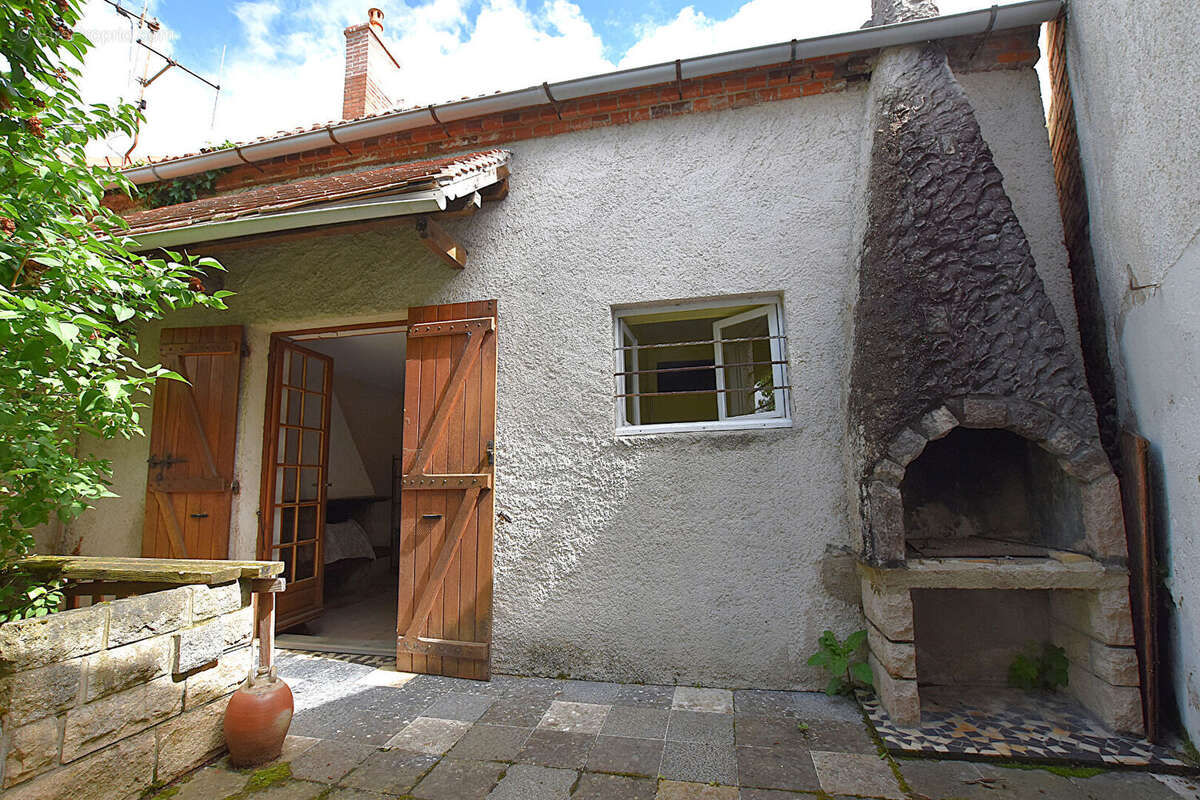 Maison à VARENNES-SUR-ALLIER