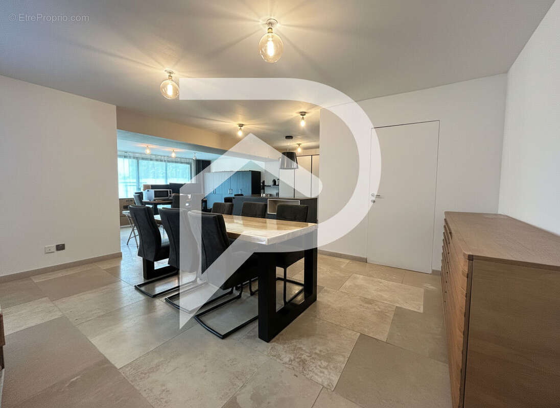 Maison à SAINT-LAURENT-D'AIGOUZE