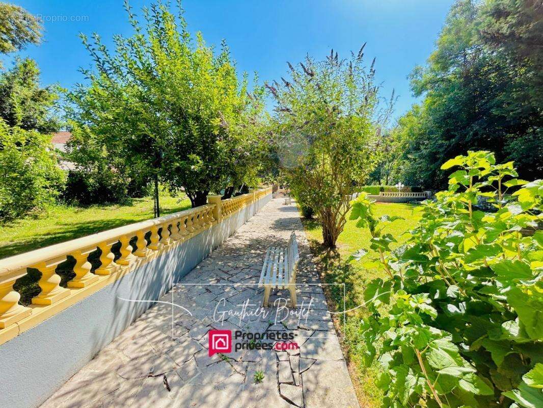 Maison à LA QUEUE-EN-BRIE