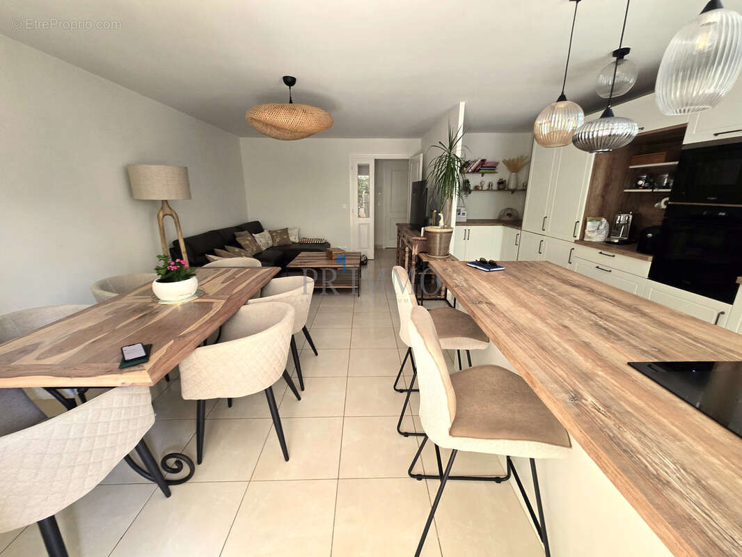 St raphael - t3 75m2 rdjardin + garage - photo 3