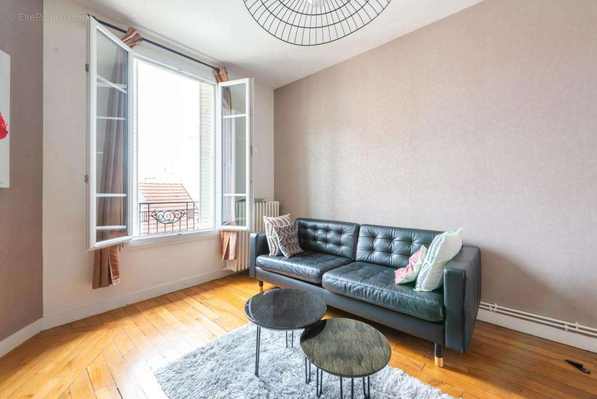 Appartement à COURBEVOIE