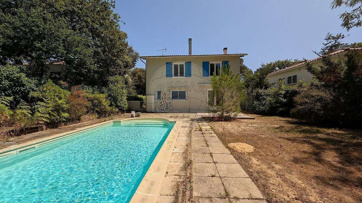 Maison à LES MATHES