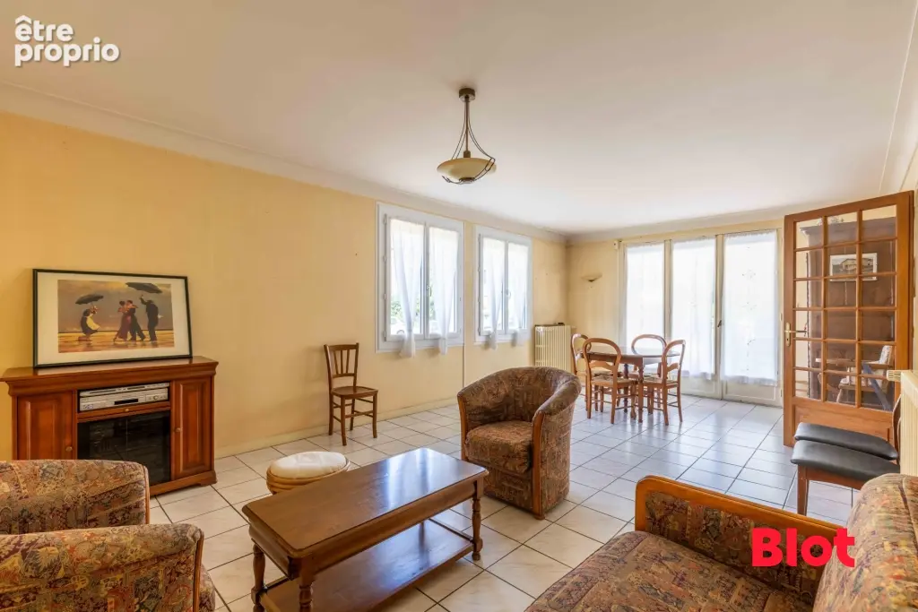 Maison 6 pièces 125 m² à vendre à Montfort-Sur-Meu (35160) - photo 3