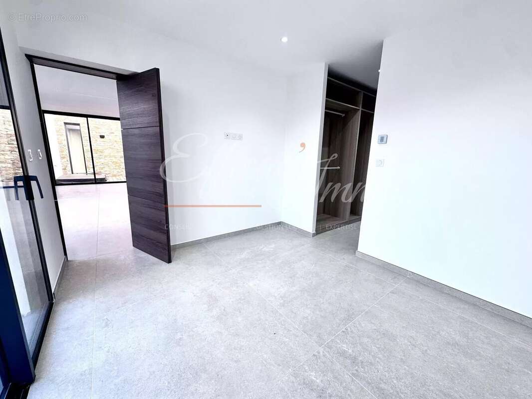 Villa neuve 4 faces avec piscine et jacuzzi - photo 12