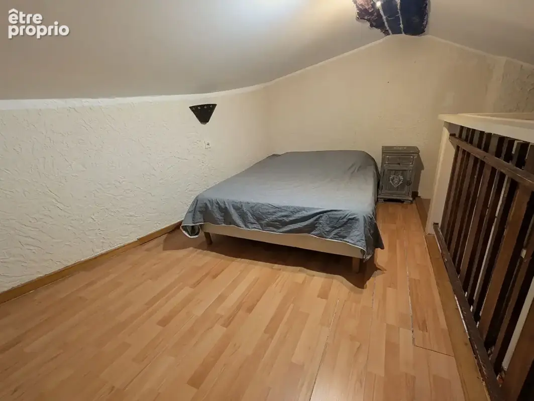 AUPS, charmant studio avec mezzanine au calme, proche Verdon. - photo 4