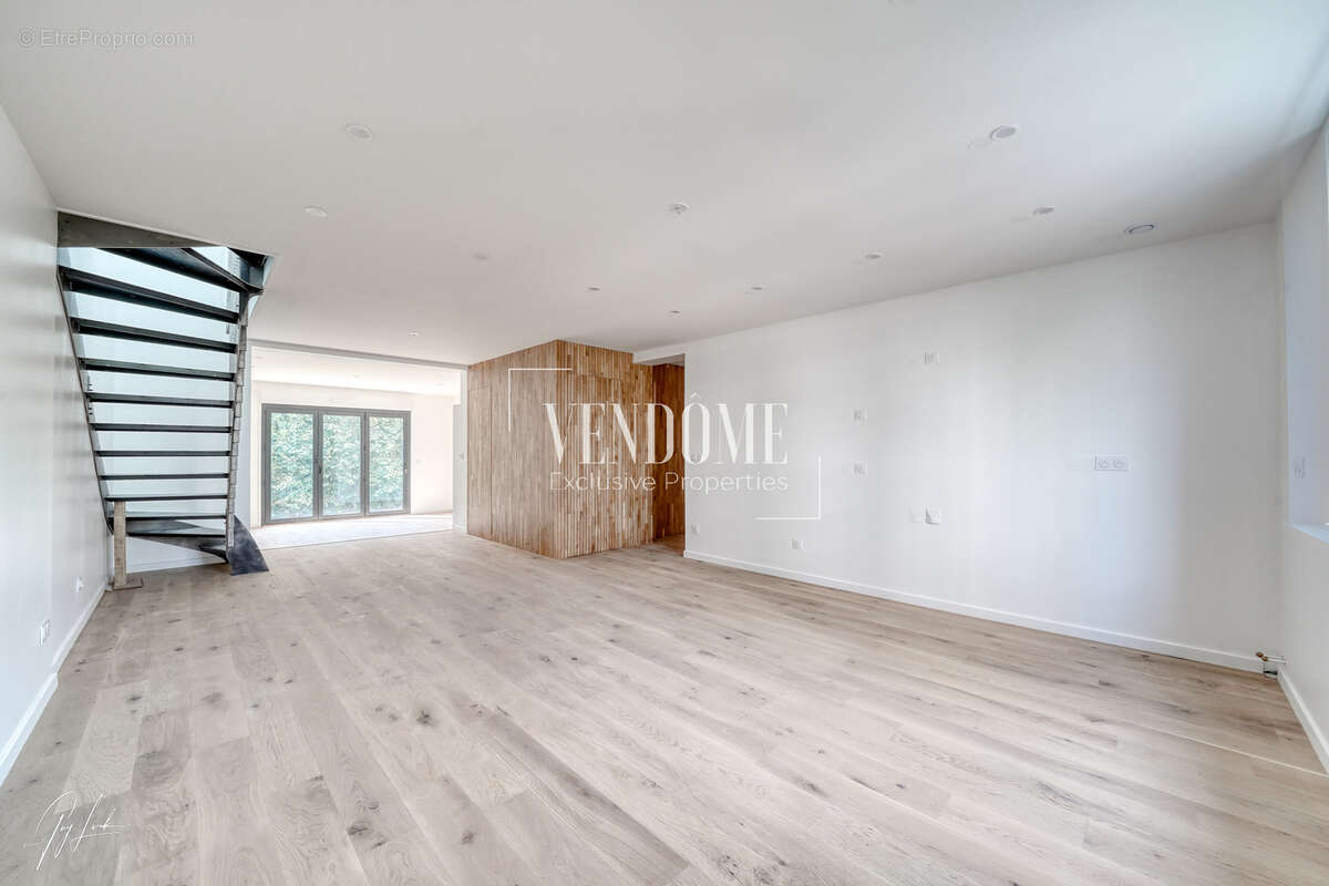 Appartement à SURESNES