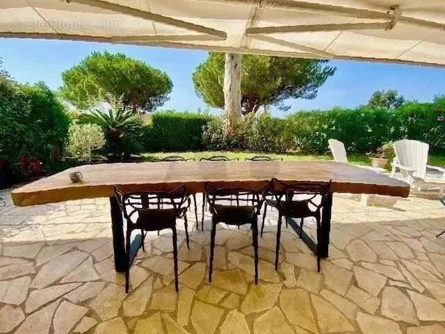 Appartement à VILLENEUVE-LOUBET