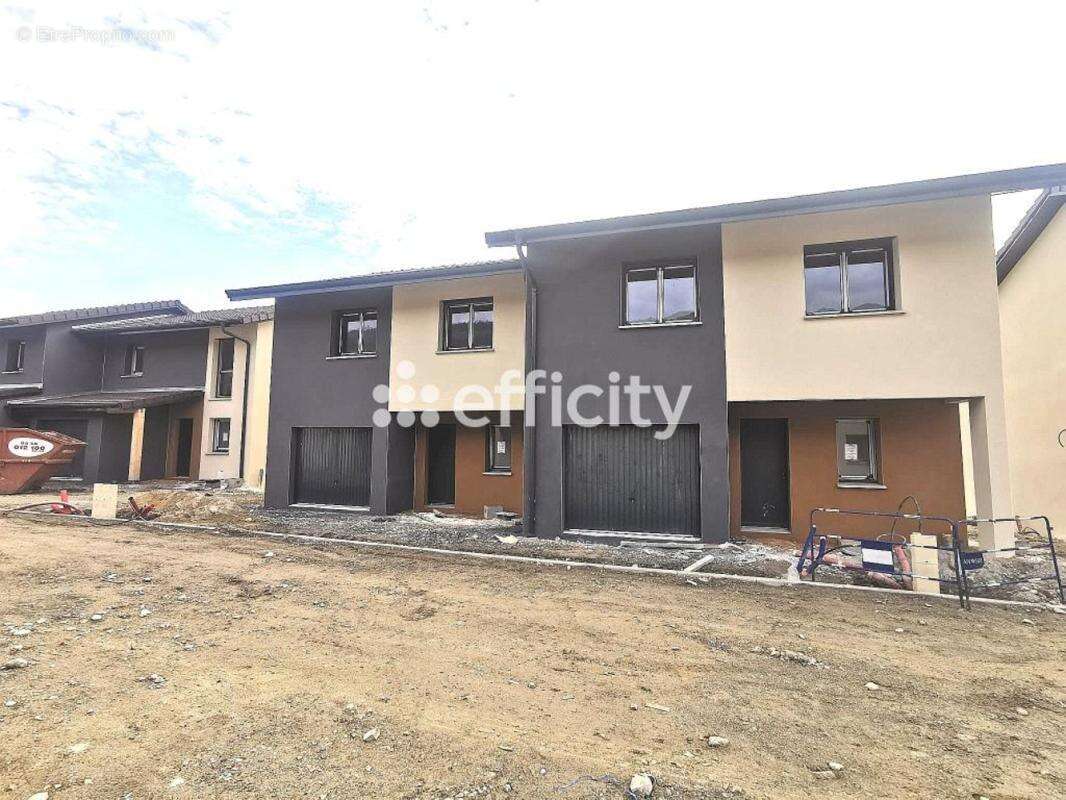 Maison à BELLEGARDE-SUR-VALSERINE