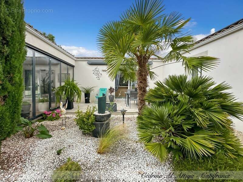 Maison à vendre Périgny, quartier Rompsay, 119m2, plain-pied, garage, jardin, véranda avec jacuzzi - photo 22