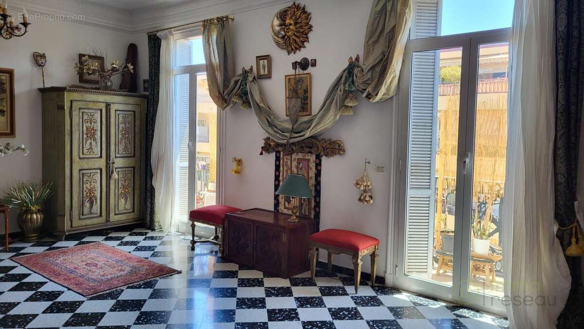 Appartement à MENTON
