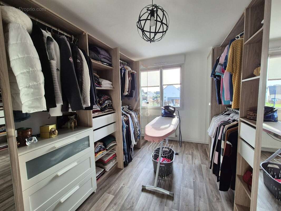 Maison à COLLEVILLE-MONTGOMERY