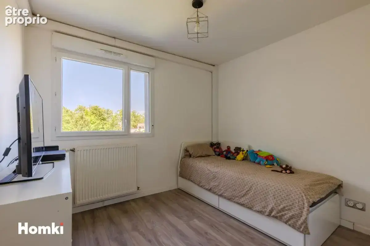 COUP DE CŒUR GARANTI — Duplex T5 atypique 104 m²  Terrasse  Vue Parc  Saint-Priest, Rue Claude Berri - photo 8