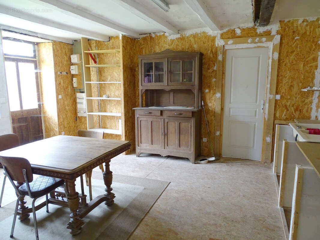 Maison à MONTIGNY-SUR-AUBE