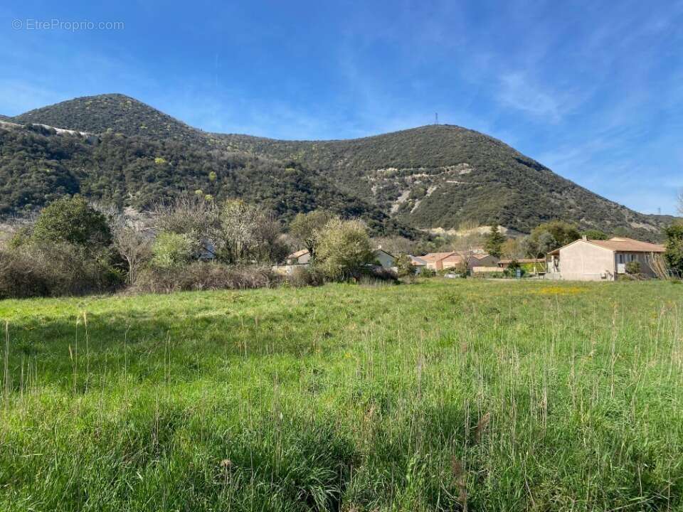 Terrain 668 m² à Cruas  - photo 2