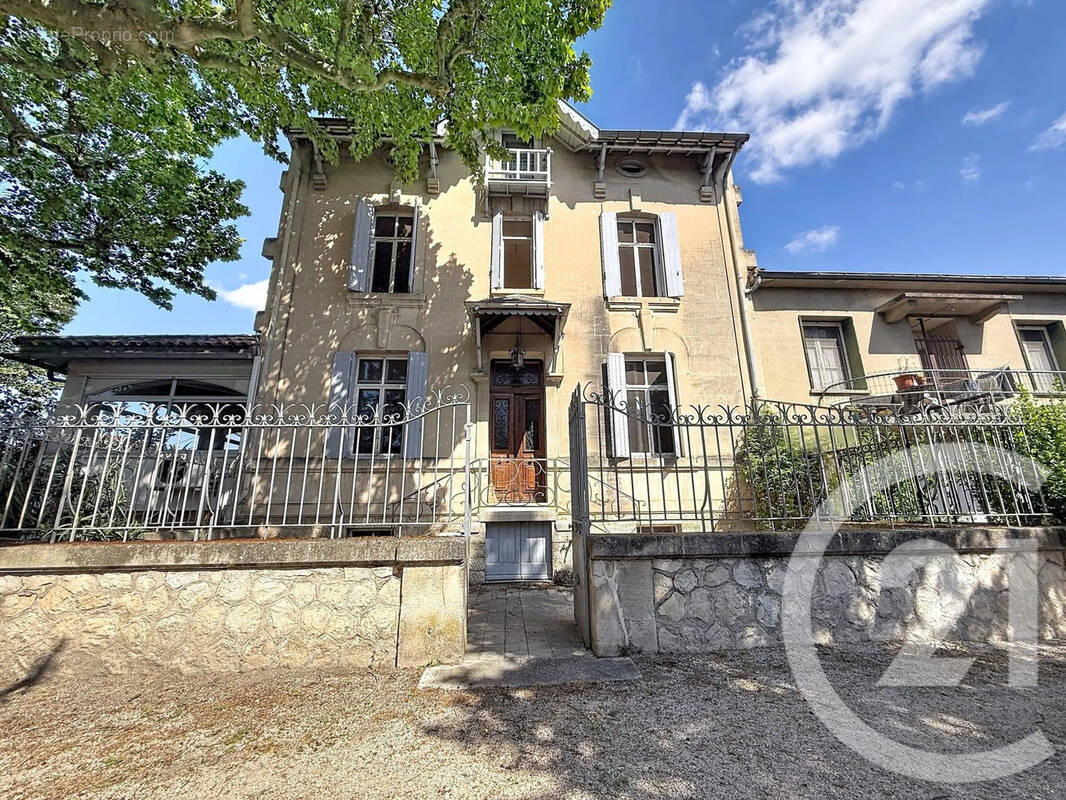 Maison à CHATEAURENARD